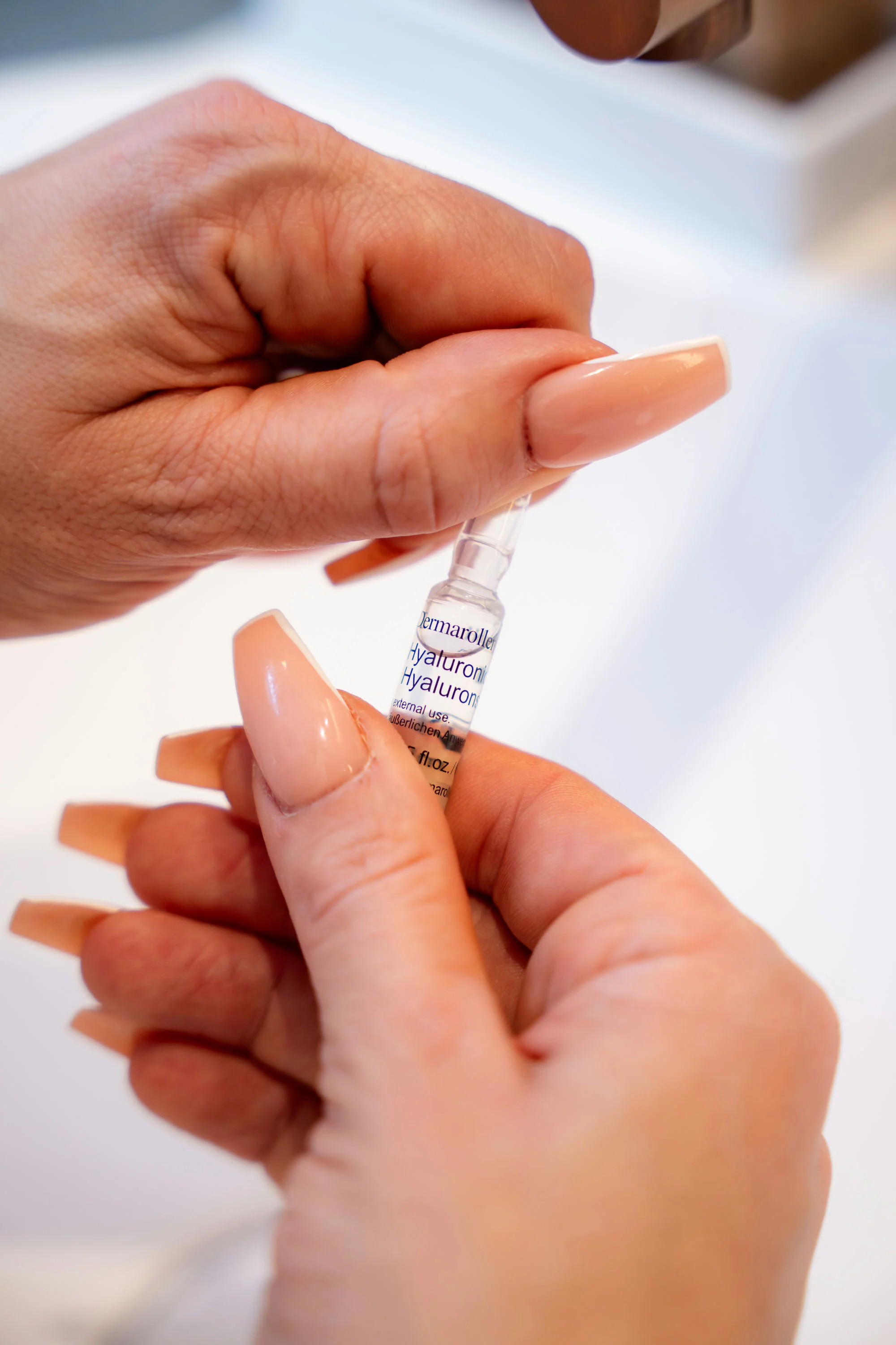 Ampoules d’acide hyaluronique Demaroller - Boîte de 7 ampoules - Image 3